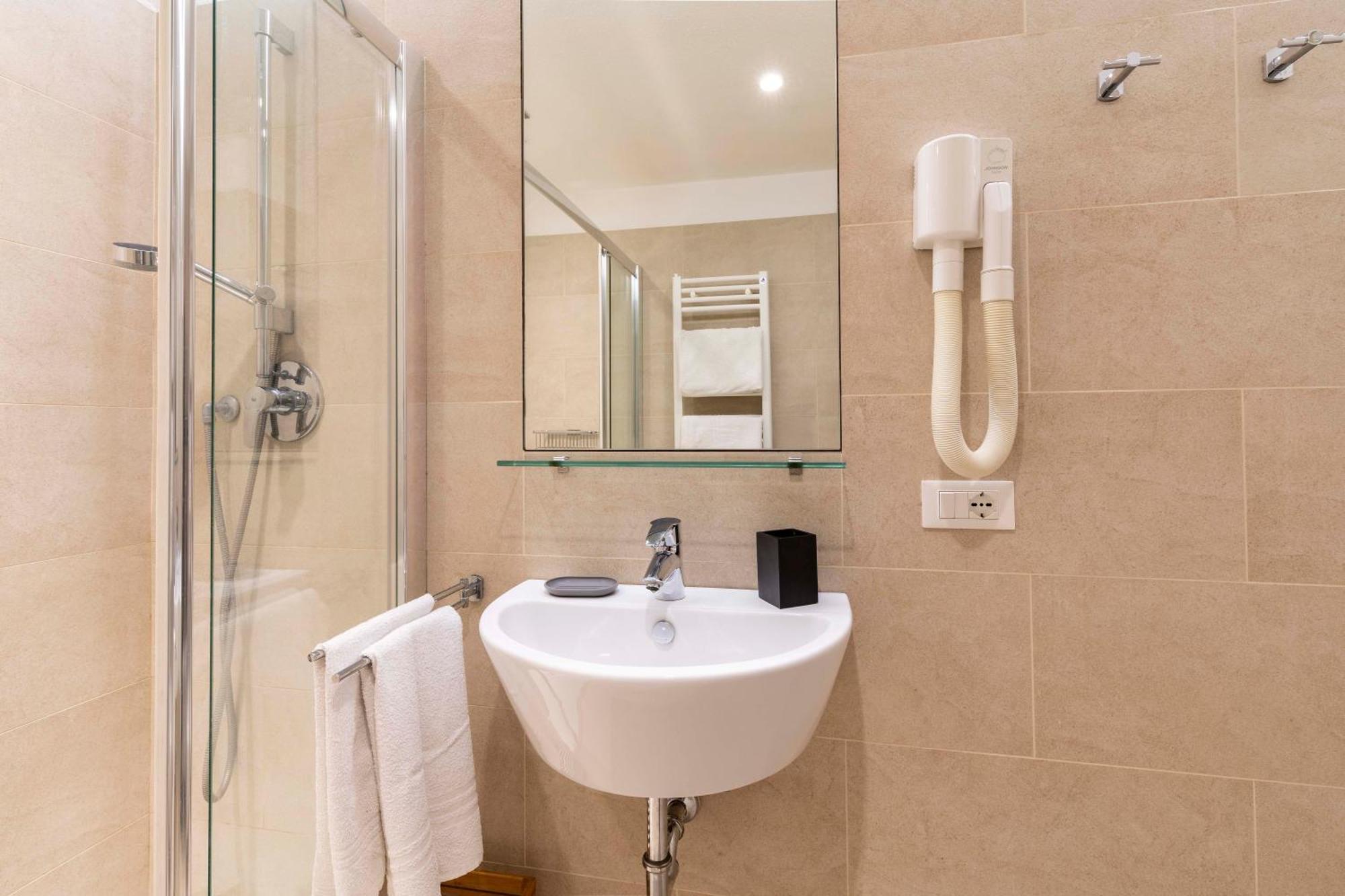 San Samuele Centro+ Wellness Pool Jacuzzi Apartamento *